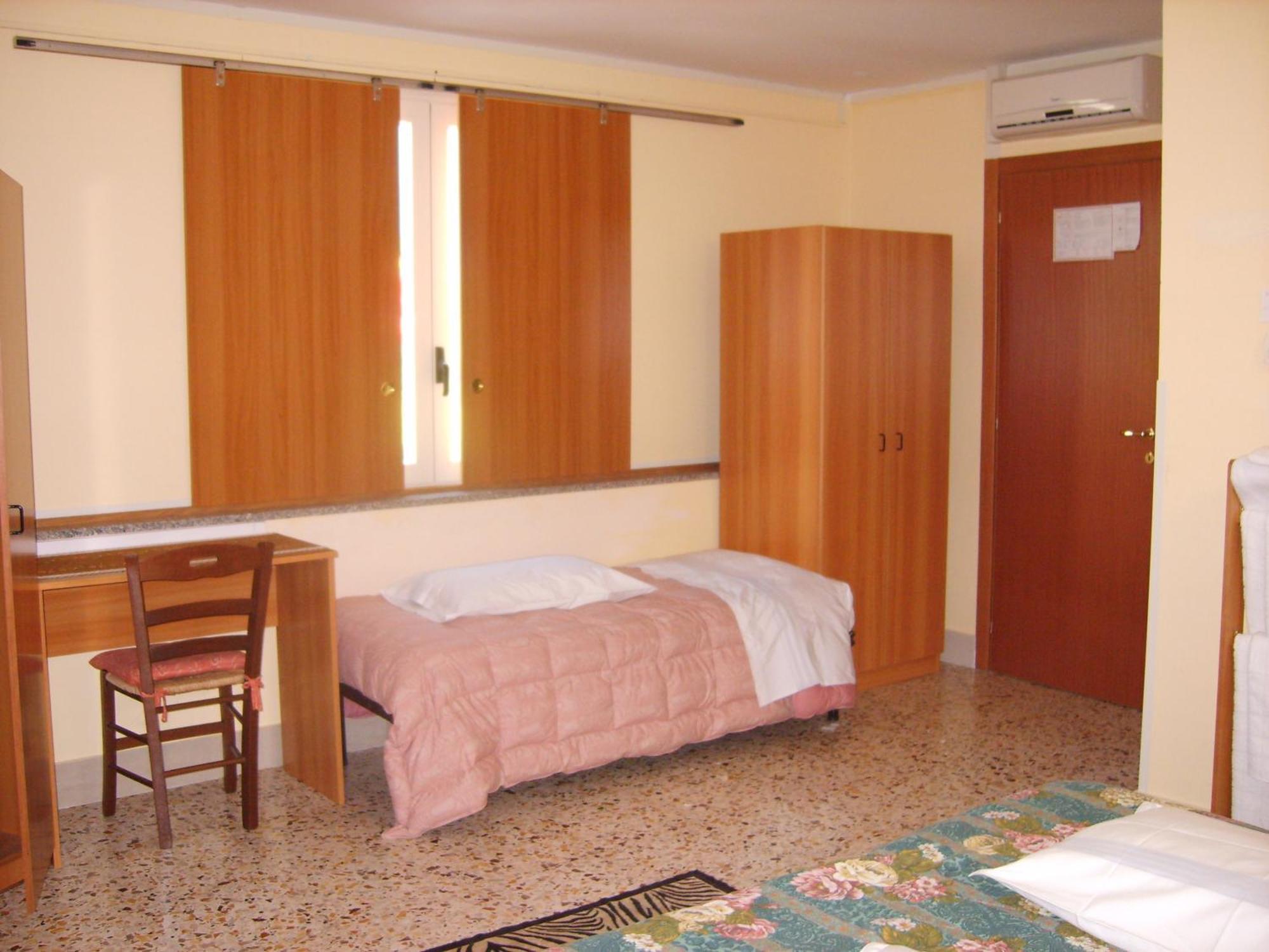 Hotel Rosso Di Sera Pietramelara Room photo